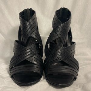 Tory Burch Black Leather Gladiator open toed Sandals. Gently used. US 6 ½ M